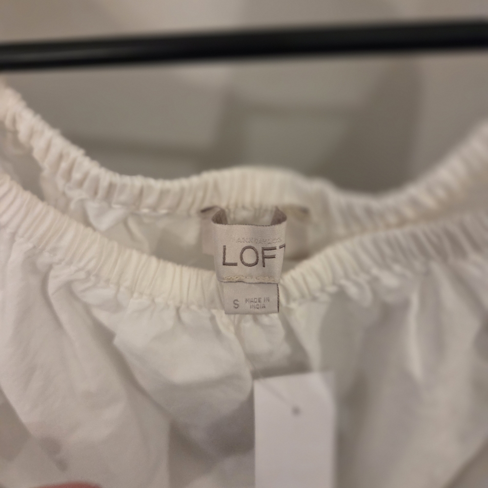 NWT LOFT White Eyelet Blouse with Puff Sleeves - Picture 3 of 4